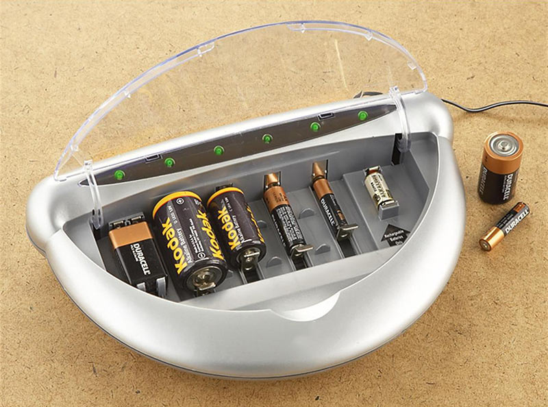 Universal Battery Charger for Ordinary and Rechargeable Batteries