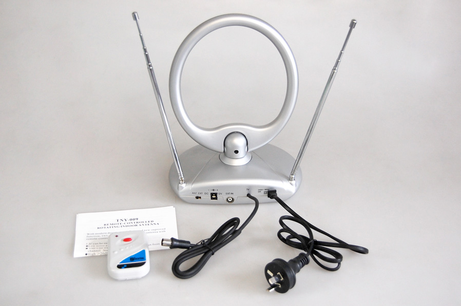 Super Deal Remote Controlled Rotating UHF/VHF/FM/Digital Indoor TV