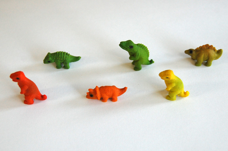 Facebook Freebie 5 x Mini Growing Dinosaur Colored Expanding Water