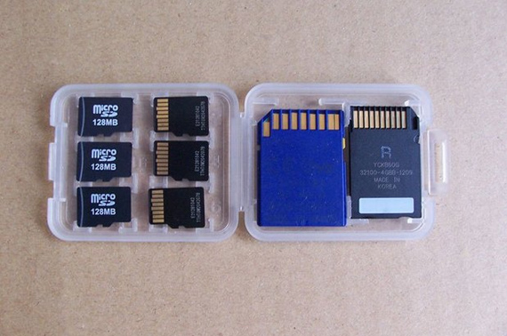 2 x 8-in-1 Memory Card Storage Box