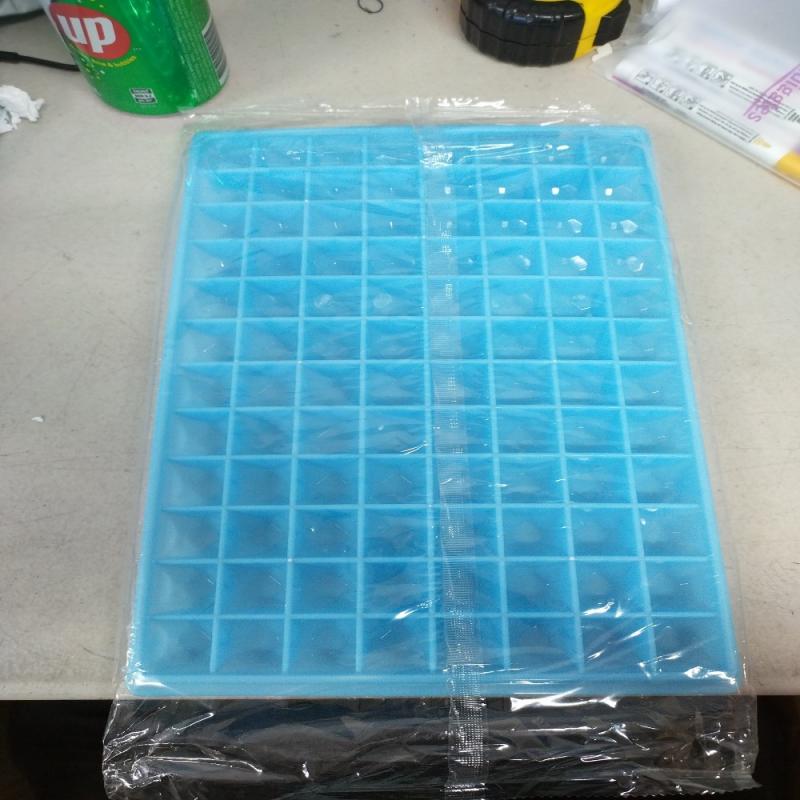 Food Grade Plastic Ice Cube Mold Trays for Whiskey, Cocktail, Beverage - Blue