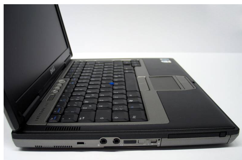 ExLease Dell Latitude D620 14.1" Laptop Computer with BONUS Carry Bag